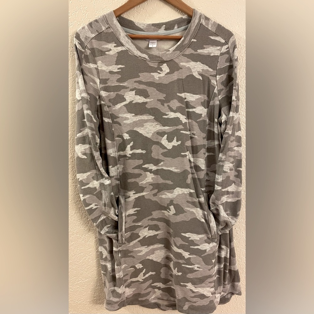 ATHLETA Casual BalanceDress | Size Large | Camouflage | Very soft and comfy